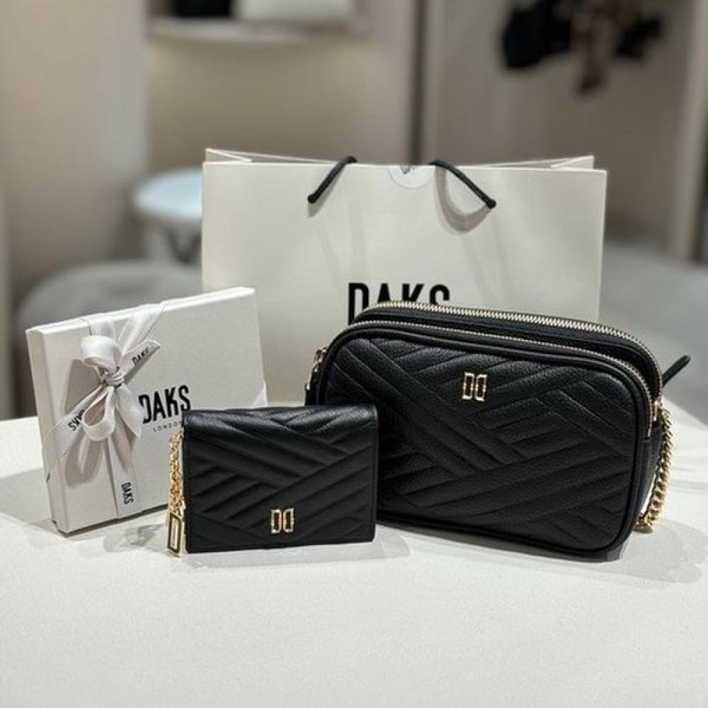 Daks Black Mini Crossbody Bag Card Wallet Set Dcwa4e217bk Dcwa4e218bk Single option
Daks Black Mini Crossbody Bag Card Wallet Set Dcwa4e217bk Dcwa4e218bk Single option