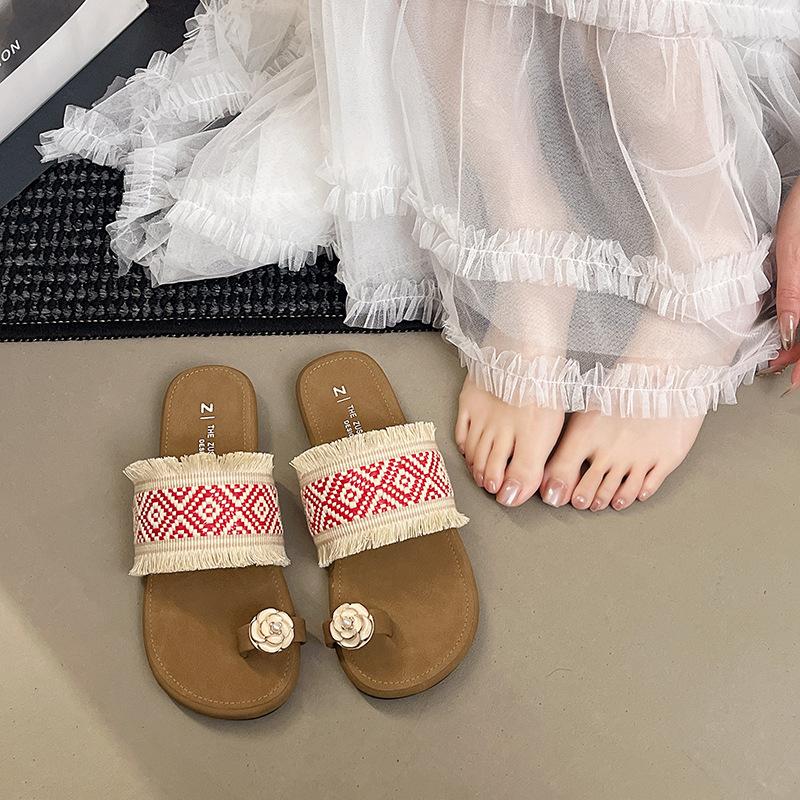 Flat-bottomed cool slippers women s new square head simple casual beach cool slippers women in summer 2025 40 червоний
Flat-bottomed cool slippers women s new square head simple casual beach cool slippers women in summer 2025 40 червоний