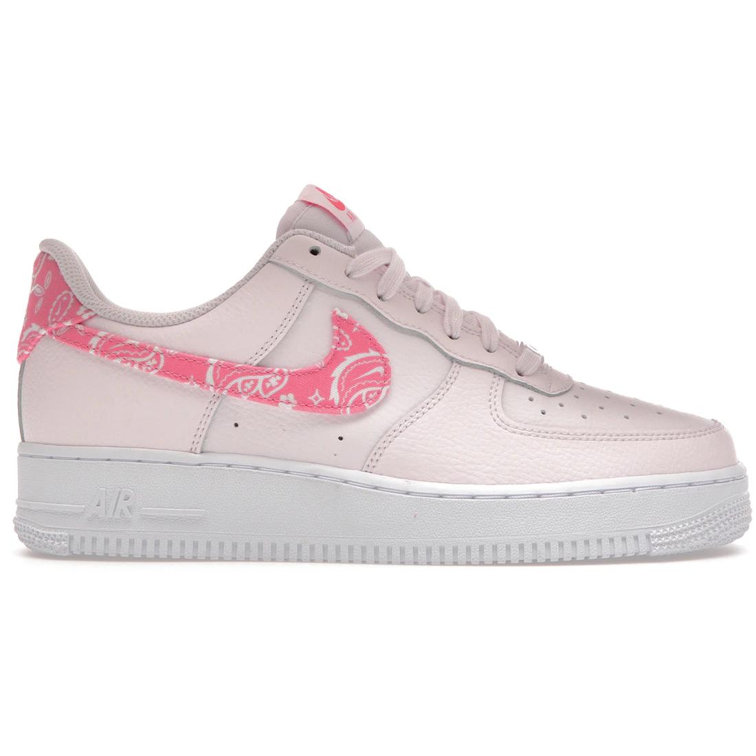 Кроссовки Nike Air Force 1 Low 07 Paisley Pack Розовые (Женский)(ФД1448-664) 40.5
Кроссовки Nike Air Force 1 Low 07 Paisley Pack Розовые (Женский)(ФД1448-664) 40.5