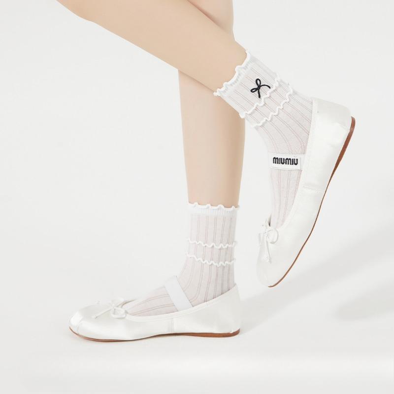 Women s Spring and Summer Thin Three Layer Wooden Ear Border Bow Embroidery Tube Socks 1 pair сірий колір
Women s Spring and Summer Thin Three Layer Wooden Ear Border Bow Embroidery Tube Socks 1 pair сірий колір