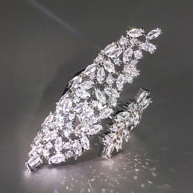 Huitan Sparkling Women Rings for Wedding Party Luxury Cubic Zirconia Brilliant Rings Copper Color Fashionable Female Zircon resizable
Huitan Sparkling Women Rings for Wedding Party Luxury Cubic Zirconia Brilliant Rings Copper Color Fashionable Female Zircon resizable