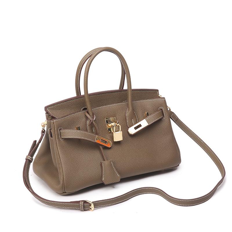 Hand-sewn Wax Thread Bag, Genuine Leather Women s Bag, Lock Lock, High-end Casual Handbag темно-сірий колір
Hand-sewn Wax Thread Bag, Genuine Leather Women s Bag, Lock Lock, High-end Casual Handbag темно-сірий колір