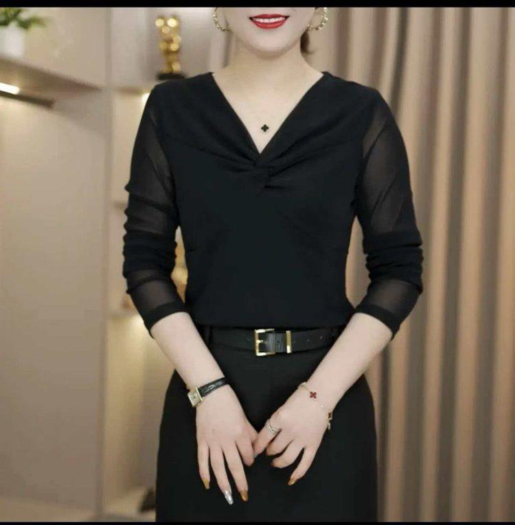Sophisticated V-Neck Chiffon Lace Blouse with 3/4 Sleeves for Mature Women XL
Sophisticated V-Neck Chiffon Lace Blouse with 3/4 Sleeves for Mature Women XL