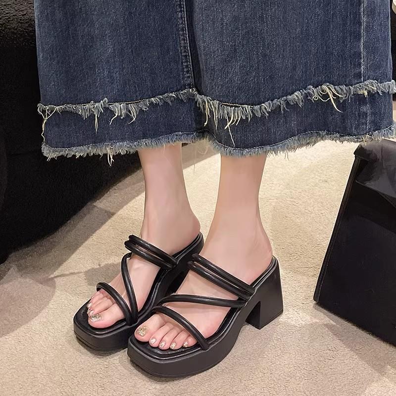 Muffin thick-soled small man heightened thick-heeled slippers women s outer wear 2025 summer new fashionable French high-heeled sandals 35 чёрный
Muffin thick-soled small man heightened thick-heeled slippers women s outer wear 2025 summer new fashionable French high-heeled sandals 35 чёрный