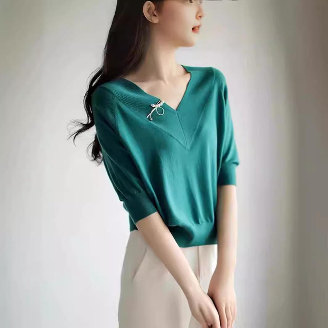 Temperamental V-Neck Women s Batwing Sleeve Knit Top - 2024 Summer Short-Sleeve Loose Slimming Design XXL
Temperamental V-Neck Women s Batwing Sleeve Knit Top - 2024 Summer Short-Sleeve Loose Slimming Design XXL