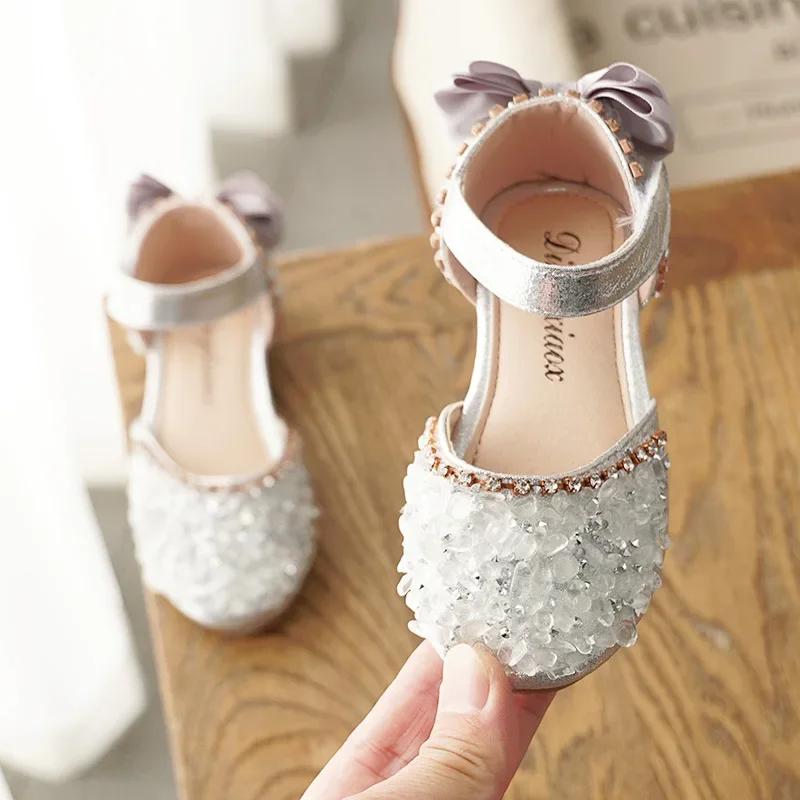 Summer Rhinestone Princess Shoes for Girls Soft Bottom Children Girl Sneakers Kids Leather Dresses Shoes with Bow H11262 21 серебряный
Summer Rhinestone Princess Shoes for Girls Soft Bottom Children Girl Sneakers Kids Leather Dresses Shoes with Bow H11262 21 серебряный