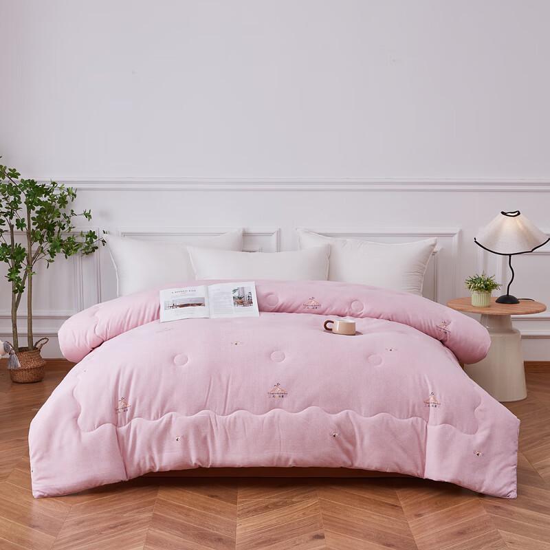 ANNA AISHER Warm Soybean Quilt
ANNA AISHER Warm Soybean Quilt