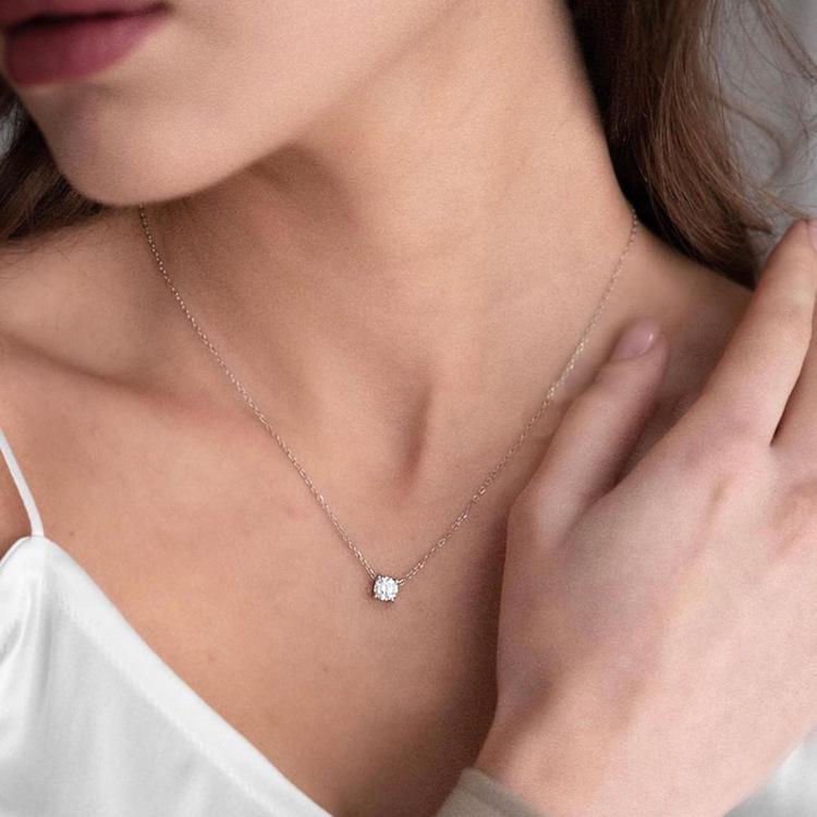 925 Sterling Silver Zircon Necklace - Four-Prong Classic Korean Style Clavicle Chain for Women 925 Silver
925 Sterling Silver Zircon Necklace - Four-Prong Classic Korean Style Clavicle Chain for Women 925 Silver