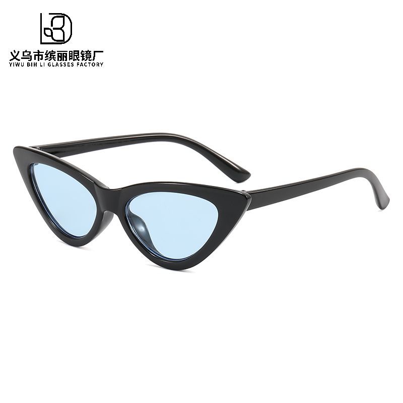 Треугольные детские солнцезащитные очки «кошачий глаз», модные солнцезащитные очки для мальчиков и девочек, вогнутые очки с защитой от ультрафиолета
Треугольные детские солнцезащитные очки «кошачий глаз», модные солнцезащитные очки для мальчиков и девочек, вогнутые очки с защитой от ультрафиолета