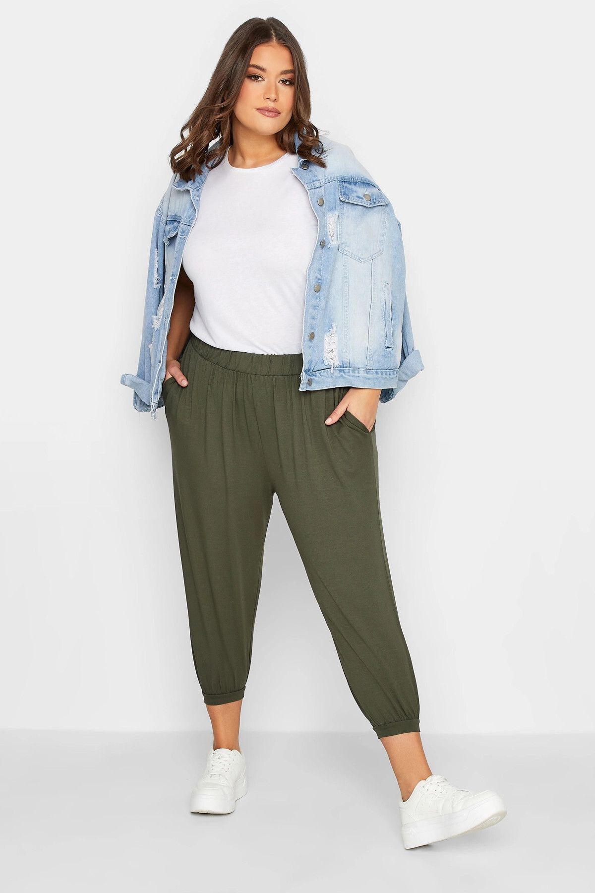 Women s Style Plus Size Pants Large Size Pocket Jogger Trousers With Elastic Detail On Leg And Waist 144781 3XL
Women s Style Plus Size Pants Large Size Pocket Jogger Trousers With Elastic Detail On Leg And Waist 144781 3XL