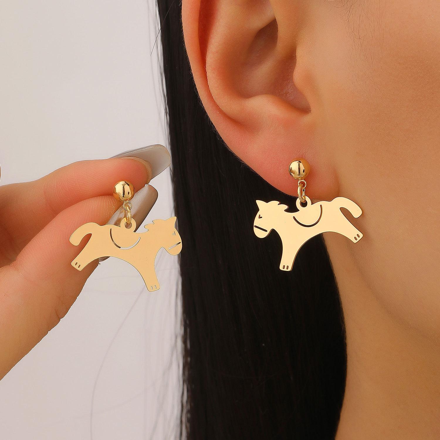 Minimalist Horse Pendant Earrings Retro Elegant Luxury Lucky New Year Jewelry 1
Minimalist Horse Pendant Earrings Retro Elegant Luxury Lucky New Year Jewelry 1