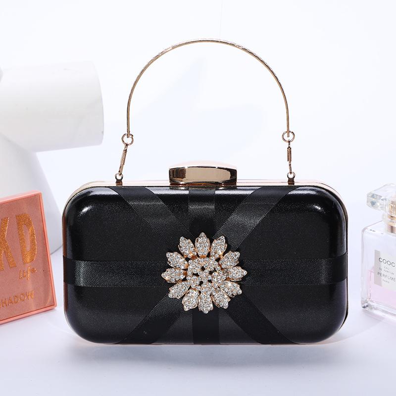 New style dinner bag flower rice character diamond inlaid handbag rhinestone shiny banquet bag pu bag female чёрный
New style dinner bag flower rice character diamond inlaid handbag rhinestone shiny banquet bag pu bag female чёрный
