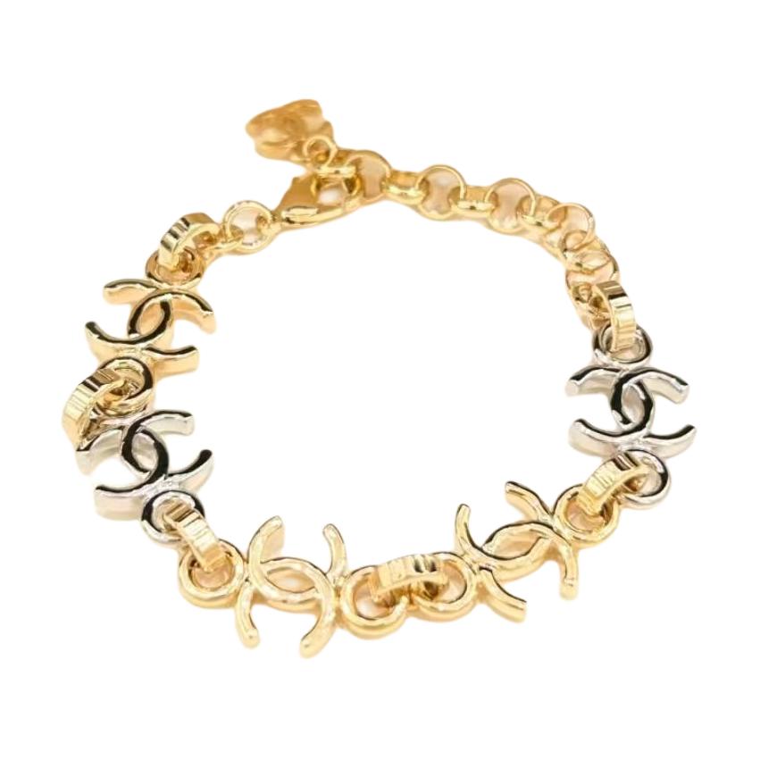 Chanel 26P Double C Design Bracelet Women bracelet Gold Silver ABH113B23570U7778 Box+Shopping Bag
Chanel 26P Double C Design Bracelet Women bracelet Gold Silver ABH113B23570U7778 Box+Shopping Bag