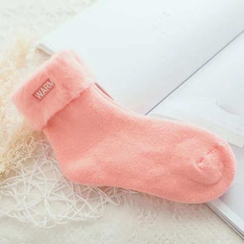 Women Thicken Winter Warm Socks Cute Soft Fluffy Fuzzy Snow Sock Cotton Cashmere Black White Floor Sleep Thermal Socks Female 37-43
Women Thicken Winter Warm Socks Cute Soft Fluffy Fuzzy Snow Sock Cotton Cashmere Black White Floor Sleep Thermal Socks Female 37-43