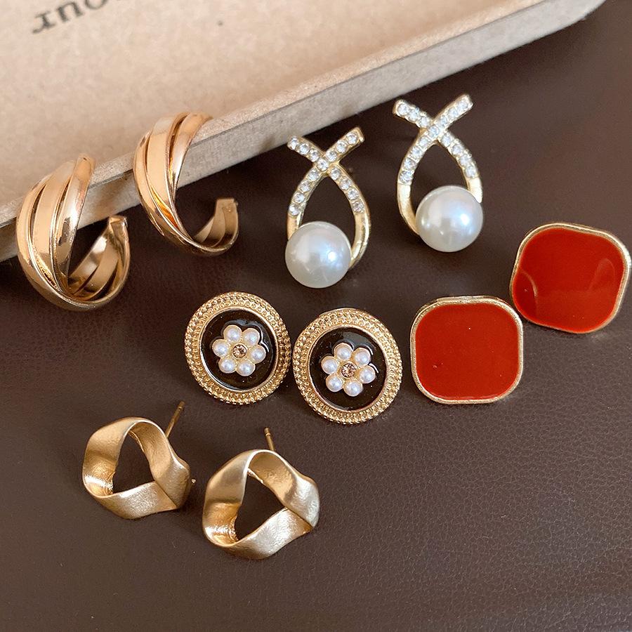 Silver Needle Diamond Drip Oil Geometric Pearl Stud Earrings Ten-piece Set French Retro Earrings Fashion Design Earrings
Silver Needle Diamond Drip Oil Geometric Pearl Stud Earrings Ten-piece Set French Retro Earrings Fashion Design Earrings