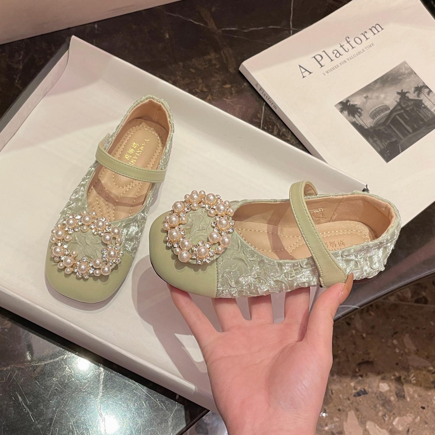 Spring and autumn new leather shoes college British style mid-heel girls princess shoes retro baby shoes 23 yards inner length 15.0cm зелёный
Spring and autumn new leather shoes college British style mid-heel girls princess shoes retro baby shoes 23 yards inner length 15.0cm зелёный