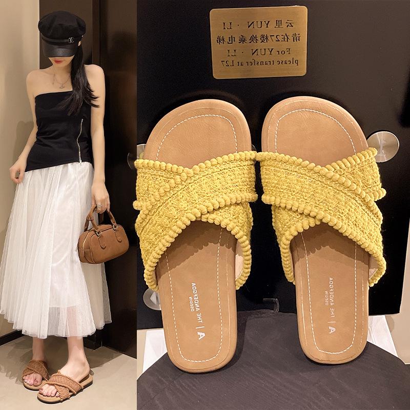 2025 summer new flat-bottomed slippers women s wear cross-toe one-word soft-bottom cloth casual sandals 40 синій
2025 summer new flat-bottomed slippers women s wear cross-toe one-word soft-bottom cloth casual sandals 40 синій