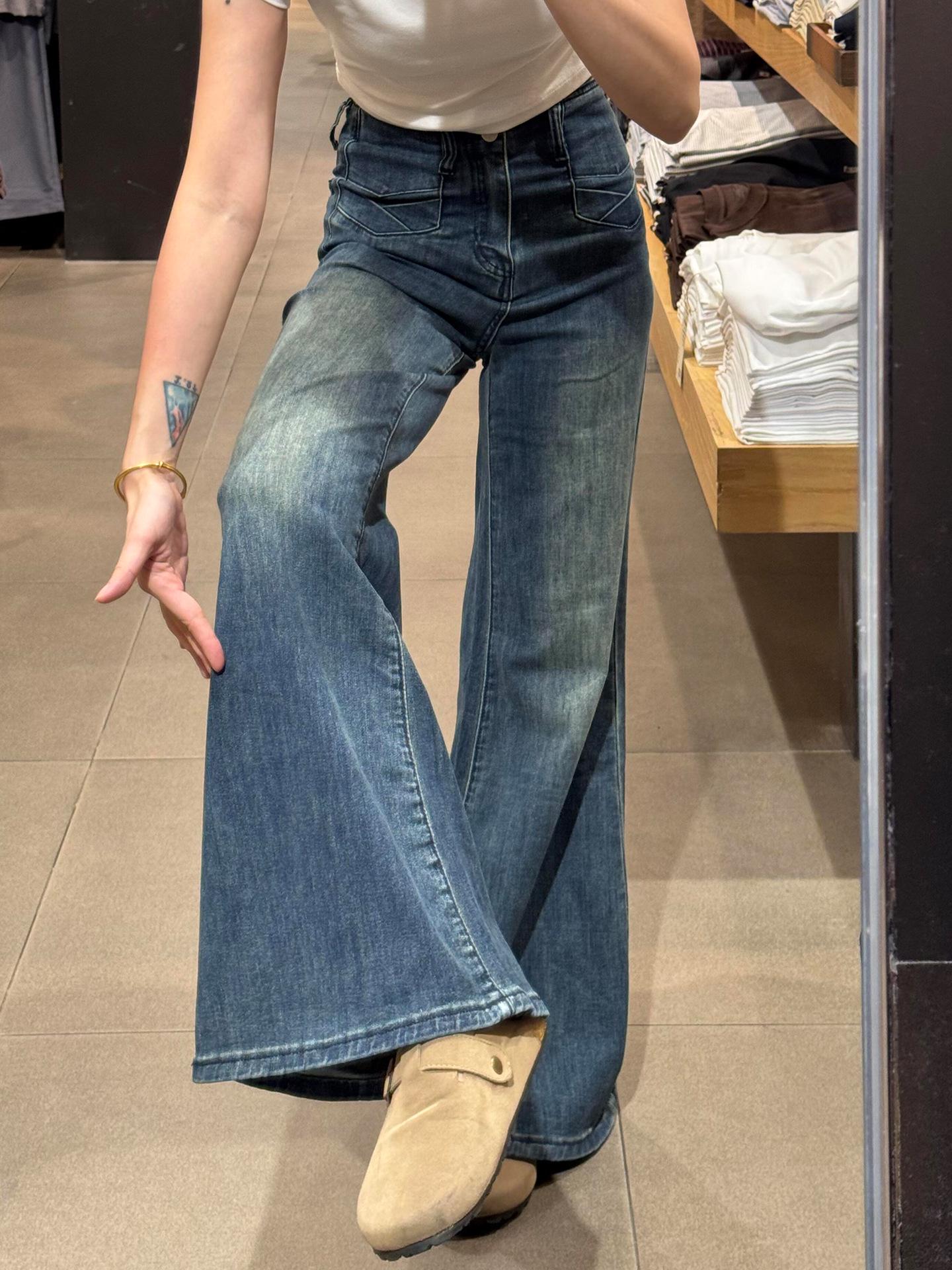 Women s Plus Size Velvet-Flare Jeans: Loose, Slimming Fit, Perfect for Autumn and Winter S (80-95 lbs)
Women s Plus Size Velvet-Flare Jeans: Loose, Slimming Fit, Perfect for Autumn and Winter S (80-95 lbs)