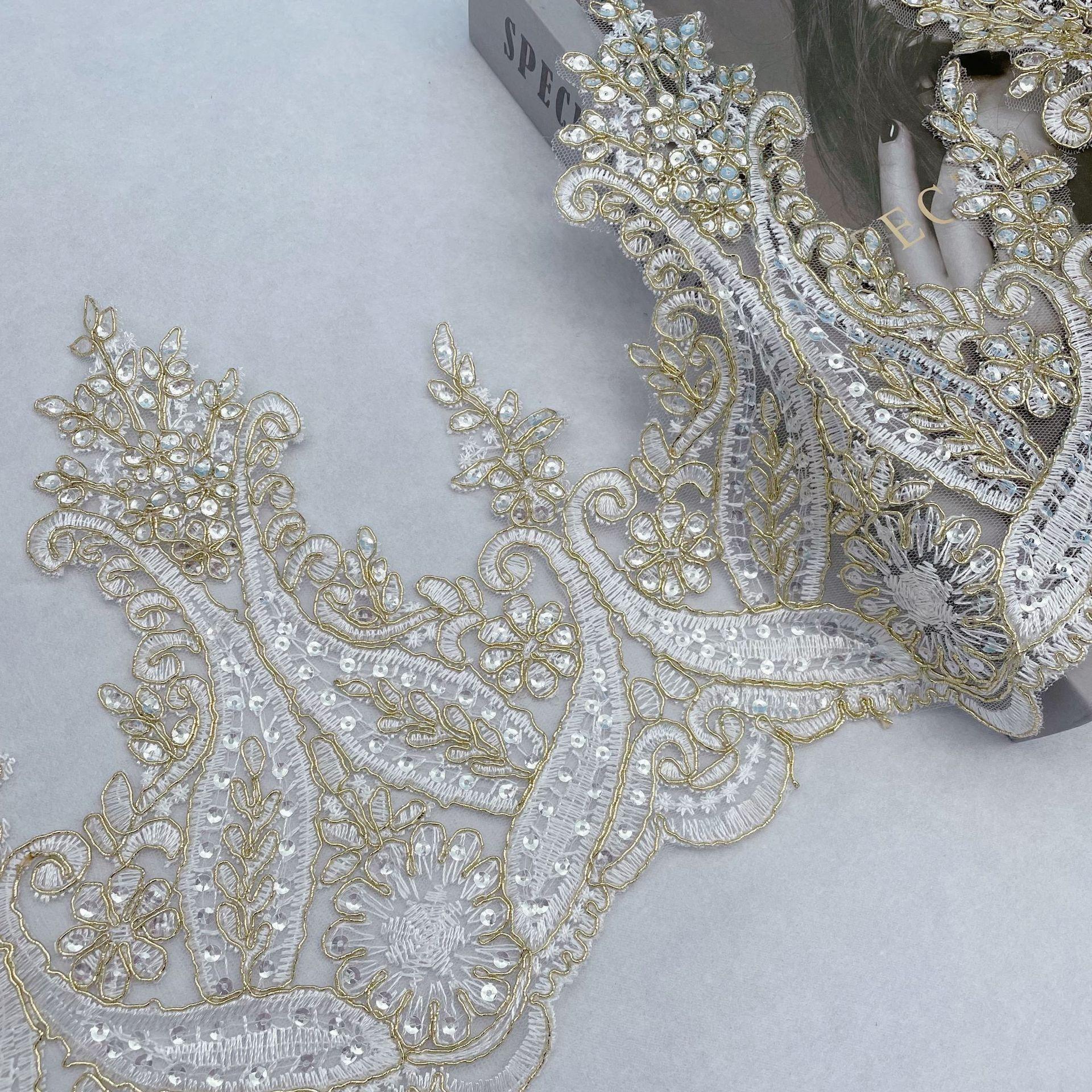 Свадебное платье на косточках, вышивка, кружево с пайетками, аксессуары, свадебная фата высокого класса, ручная работа, материал, ширина края юбки 25 см Gold bone on white background + sequins
Свадебное платье на косточках, вышивка, кружево с пайетками, аксессуары, свадебная фата высокого класса, ручная работа, материал, ширина края юбки 25 см Gold bone on white background + sequins