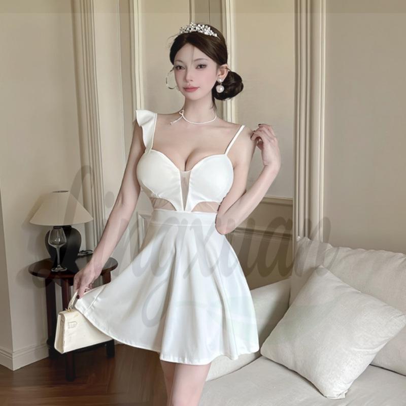 Elegant Deep V-Neck See-Through Dress with Flutter Sleeves and Slimming A-Line Skirt S белый
Elegant Deep V-Neck See-Through Dress with Flutter Sleeves and Slimming A-Line Skirt S белый