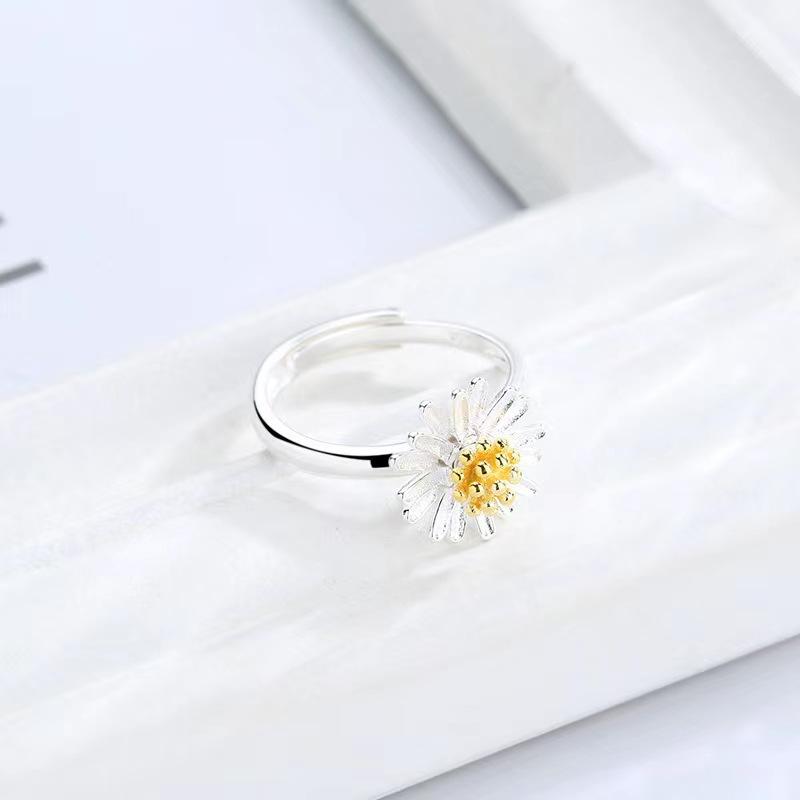 Кольцо Fresh Daisy Open Adjustable для женщин S925 Silver Light Luxury and Simple Design Fashion Ring
Кольцо Fresh Daisy Open Adjustable для женщин S925 Silver Light Luxury and Simple Design Fashion Ring