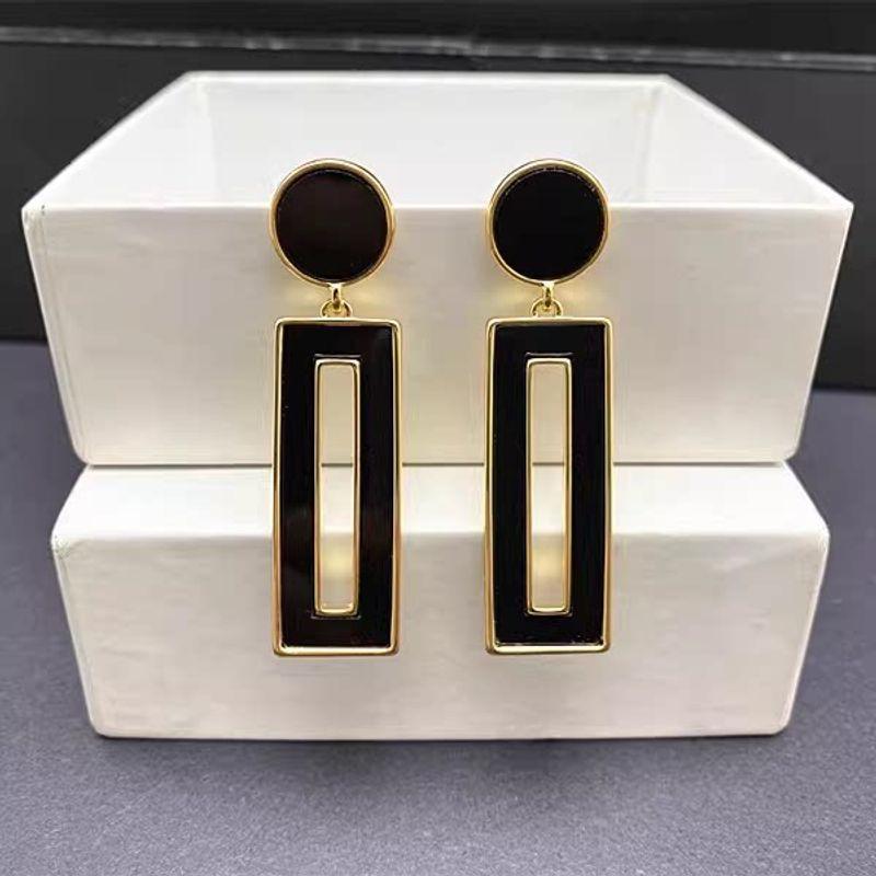 Women s Minimalist Rectangular Texture 925 Silver Pin Earrings Black (Silver Needle)
Women s Minimalist Rectangular Texture 925 Silver Pin Earrings Black (Silver Needle)