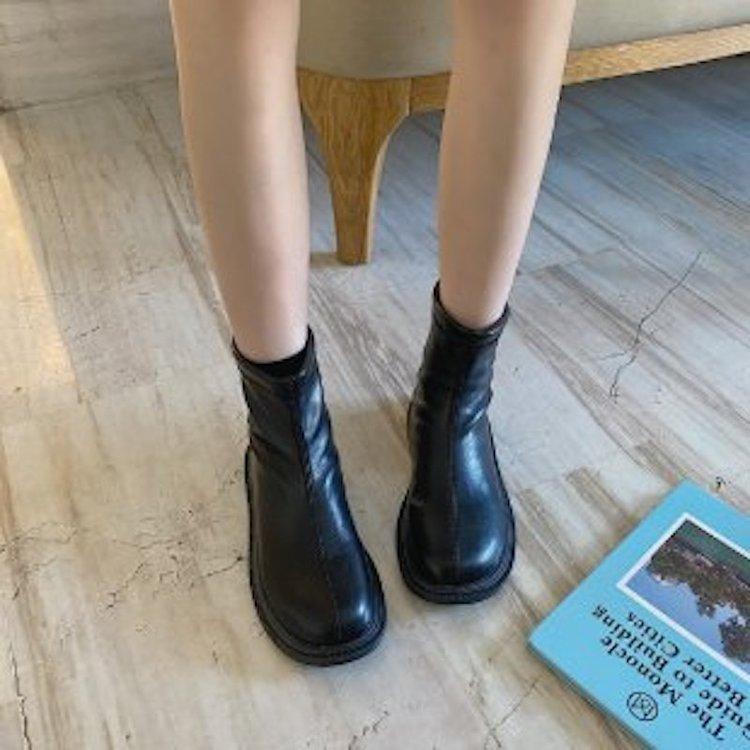 Good to wear flat-soled thin Martin boots women s shoes 2025 new autumn and winter niche matte velvet small short boots 39
Good to wear flat-soled thin Martin boots women s shoes 2025 new autumn and winter niche matte velvet small short boots 39