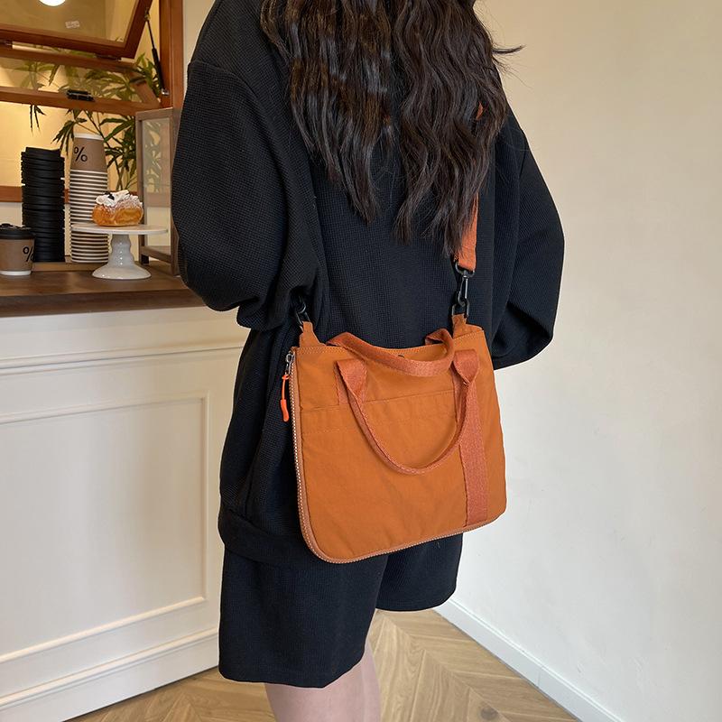 Nylon spring and summer bag 2025 new handbag versatile shoulder messenger bag large capacity tote bag жёлтый
Nylon spring and summer bag 2025 new handbag versatile shoulder messenger bag large capacity tote bag жёлтый
