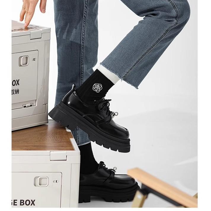 Thick-soled black small leather shoes, female genuine soft leather, new lace-up style versatile single shoes in autumn and winter 35 чорний
Thick-soled black small leather shoes, female genuine soft leather, new lace-up style versatile single shoes in autumn and winter 35 чорний