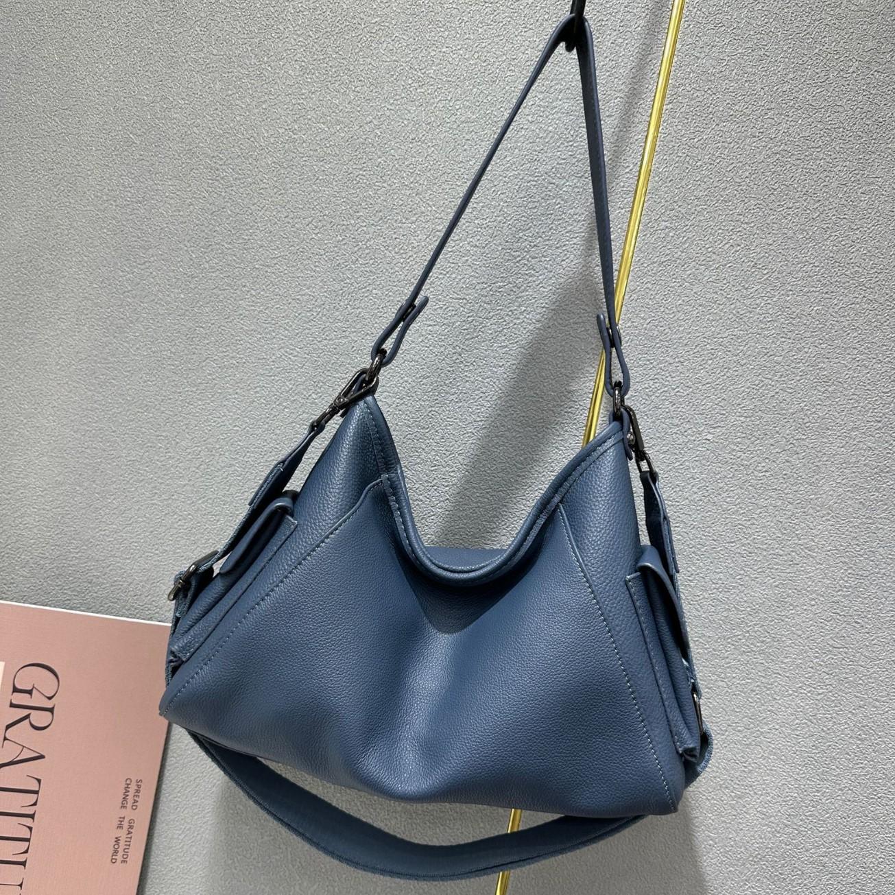 Cowhide Versatile Women s Bag Shoulder Underarm Crossbody Bag Women s Large Capacity peacock синього кольору
Cowhide Versatile Women s Bag Shoulder Underarm Crossbody Bag Women s Large Capacity peacock синього кольору