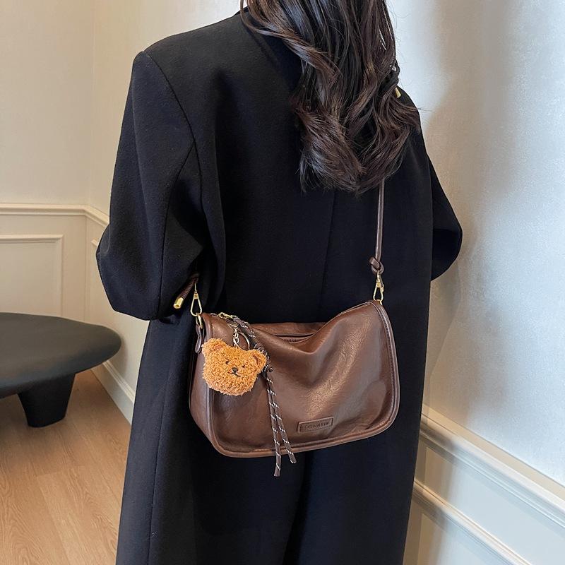 Niche design retro simple pillow bag women s 2025 new fashion shoulder bag versatile casual messenger bag 27*11*17 коричневий
Niche design retro simple pillow bag women s 2025 new fashion shoulder bag versatile casual messenger bag 27*11*17 коричневий