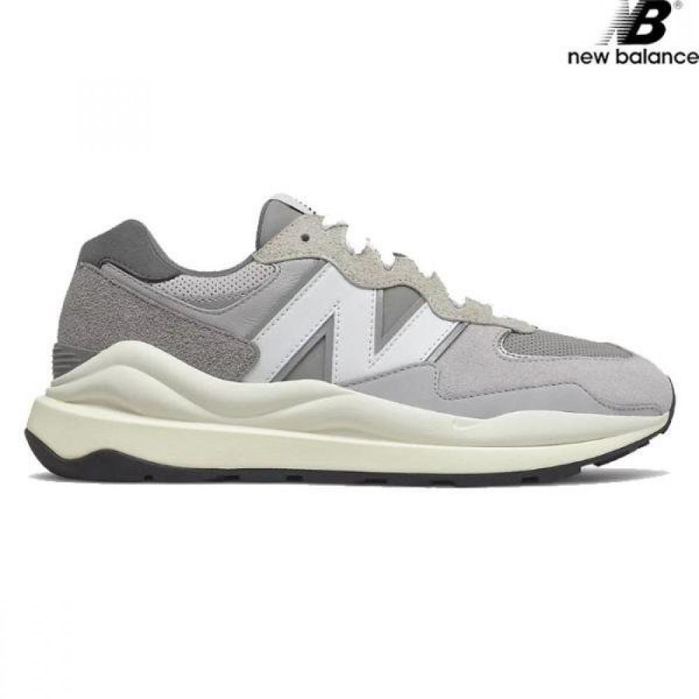 New Balance Кроссовки New Balance M5740ta отправлены в тот же день в отечественные магазины color 275
New Balance Кроссовки New Balance M5740ta отправлены в тот же день в отечественные магазины color 275