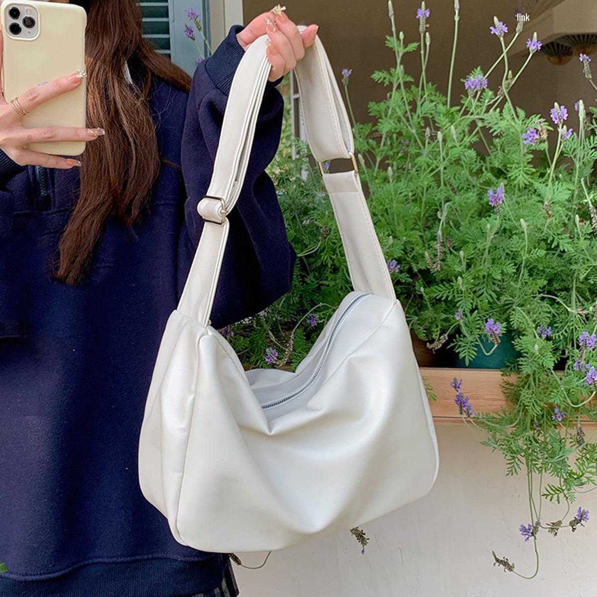 Стильная корейская сумка кроссбоди с текстурой личи белый