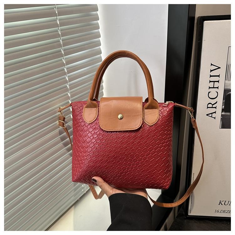 Woven pattern bag women s 2025 new fashion commuter simple handbag PU texture trendy shoulder messenger bag
Woven pattern bag women s 2025 new fashion commuter simple handbag PU texture trendy shoulder messenger bag