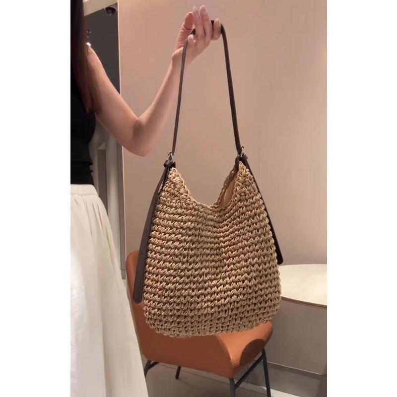 Purely handmade woven beach travel bag, the new summer super fire versatile holiday shoulder crossbody bucket bag
Purely handmade woven beach travel bag, the new summer super fire versatile holiday shoulder crossbody bucket bag