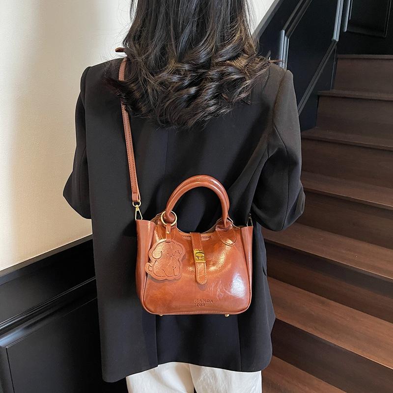 Handbag Women s 2025 New Popular Texture Retro Versatile Shoulder Bag Fashion Crossbody Bucket Bag чорний
Handbag Women s 2025 New Popular Texture Retro Versatile Shoulder Bag Fashion Crossbody Bucket Bag чорний