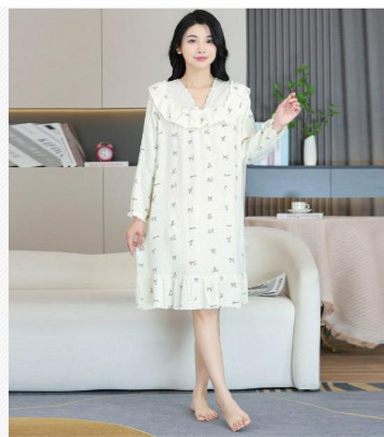 Женская мультяшная ночная рубашка из пузырчатого хлопка с длинным рукавом - Милая пижама средней длины для дома или улицы One Size, 40-72.5 kg recommended
Женская мультяшная ночная рубашка из пузырчатого хлопка с длинным рукавом - Милая пижама средней длины для дома или улицы One Size, 40-72.5 kg recommended