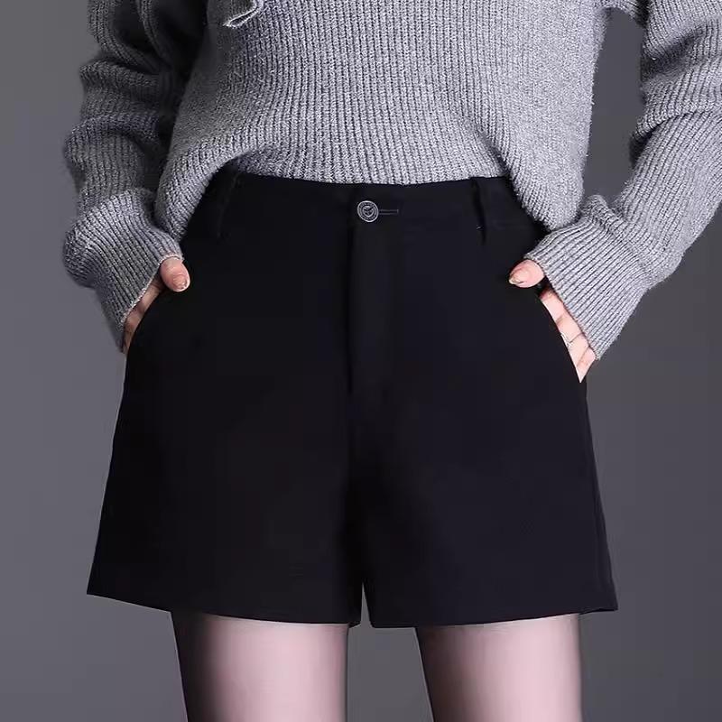 Women s High Waist Woolen Booty Shorts - Black, Plus Size, Autumn/Winter 2024 Collection M
Women s High Waist Woolen Booty Shorts - Black, Plus Size, Autumn/Winter 2024 Collection M