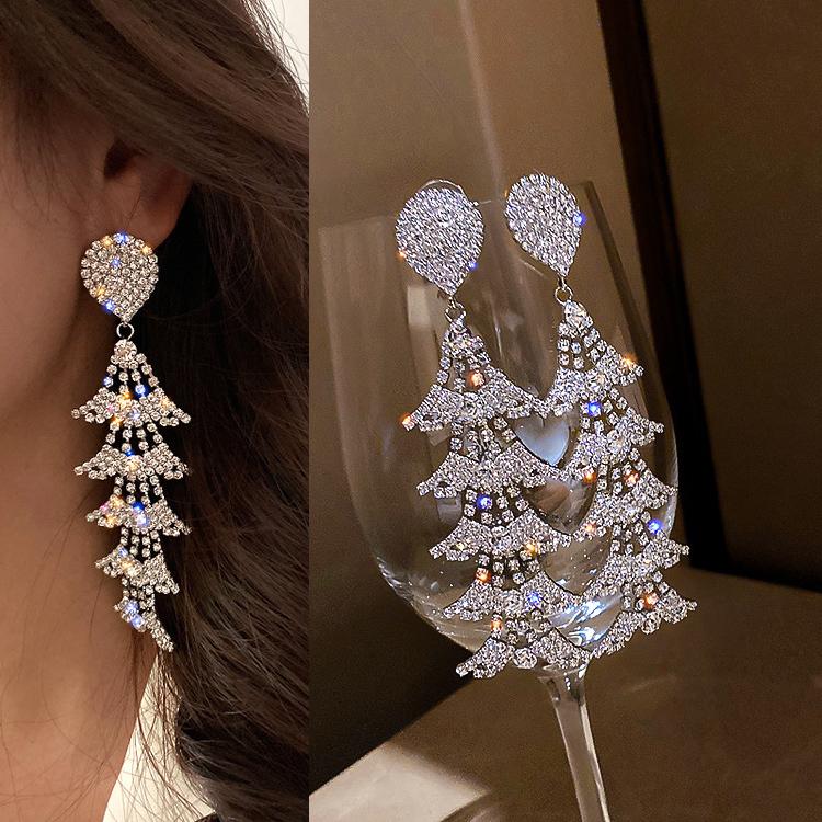 Серьги с кисточками, женские летние легкие роскошные серьги, уникальный дизайн, серьги с преувеличенной атмосферой
Серьги с кисточками, женские летние легкие роскошные серьги, уникальный дизайн, серьги с преувеличенной атмосферой