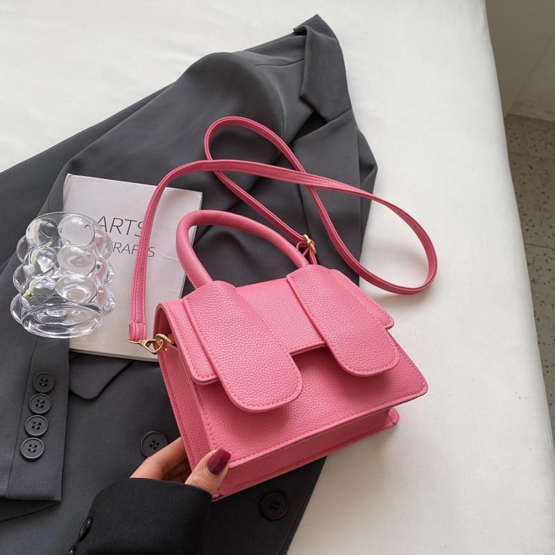 Trendy 2023 Summer Shoulder Bag For Women Fashionable Vintage Crossbody Handbag Medium Pu Leather Black Green Orange Pink Pink
Trendy 2023 Summer Shoulder Bag For Women Fashionable Vintage Crossbody Handbag Medium Pu Leather Black Green Orange Pink Pink