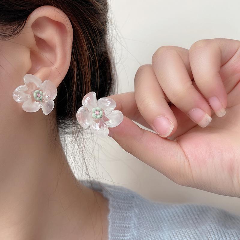 Pure white super fairy flower earrings women s simple spring and summer versatile high-end stud earrings fashionable and fresh temperament earrings
Pure white super fairy flower earrings women s simple spring and summer versatile high-end stud earrings fashionable and fresh temperament earrings