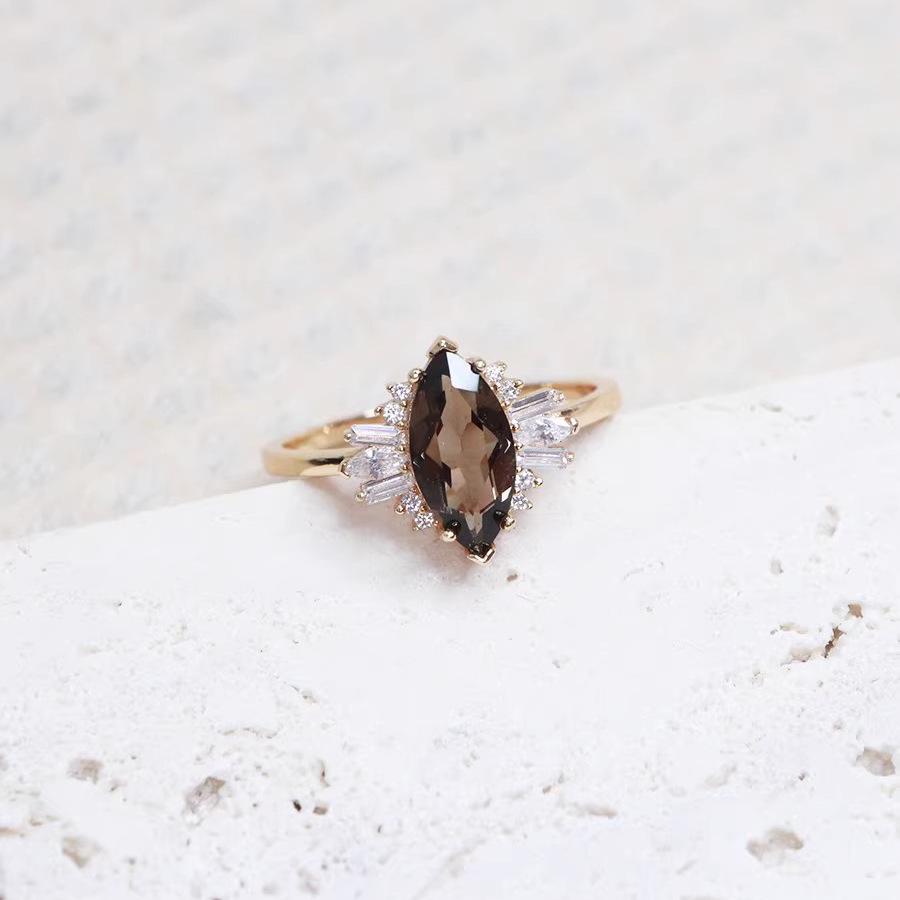 Елегантна каблучка з цирконом маркізи: Ювелірні вироби зі срібла 925 проби US Size 8
Елегантна каблучка з цирконом маркізи: Ювелірні вироби зі срібла 925 проби US Size 8