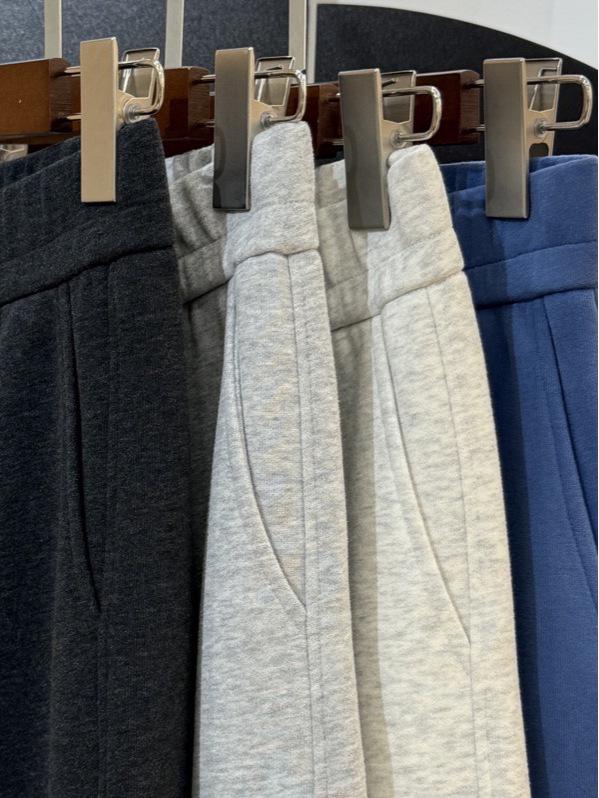 Actual Shot: Mellow Four-Color Wide Waist Straight-Leg Sweatpants L грязно-белый
Actual Shot: Mellow Four-Color Wide Waist Straight-Leg Sweatpants L грязно-белый