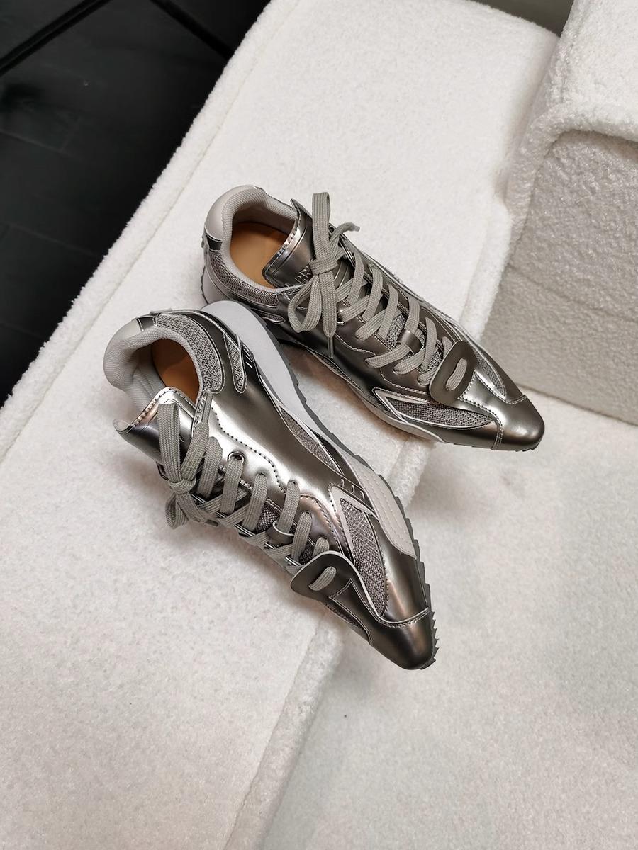 Новые европейские и американские модные остроносые кроссовки серебристые французский тренд обувь для бокса повседневные для ног изящные моральные тренировочные туфли 40 серебряный
Новые европейские и американские модные остроносые кроссовки серебристые французский тренд обувь для бокса повседневные для ног изящные моральные тренировочные туфли 40 серебряный