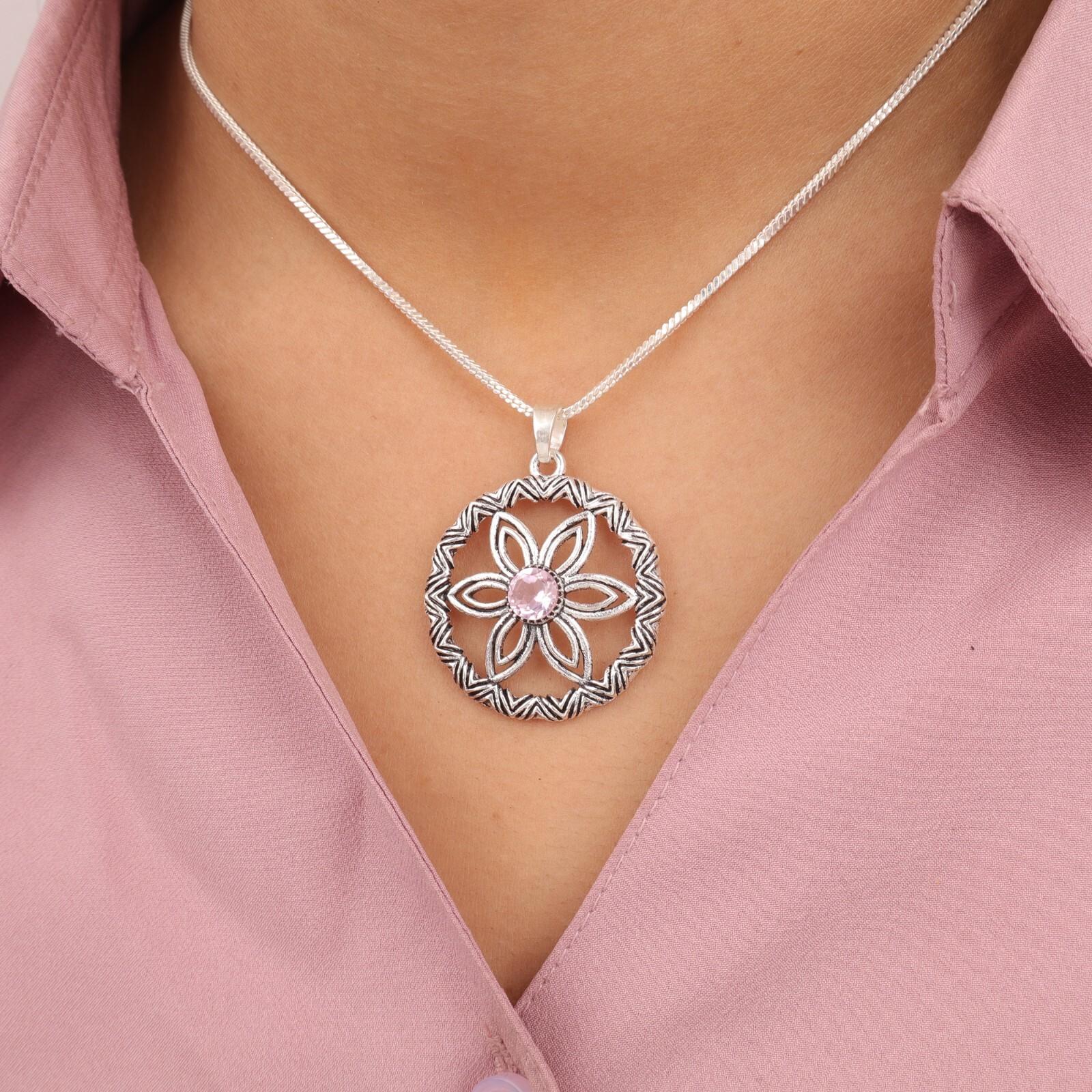 Morganite Gemstone 925 Sterling Silver Jewelry Pendant 1.48 Gift For Girlfriend CP-29-10
Morganite Gemstone 925 Sterling Silver Jewelry Pendant 1.48 Gift For Girlfriend CP-29-10