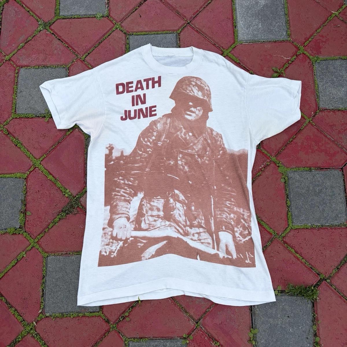 Американський Death June Гурт 90-х Винтажний Стиль Унісекс Футболка Літня Нова Вінтажна Мода Чоловічий та Жіночий Вуличний Одяг S
Американський Death June Гурт 90-х Винтажний Стиль Унісекс Футболка Літня Нова Вінтажна Мода Чоловічий та Жіночий Вуличний Одяг S