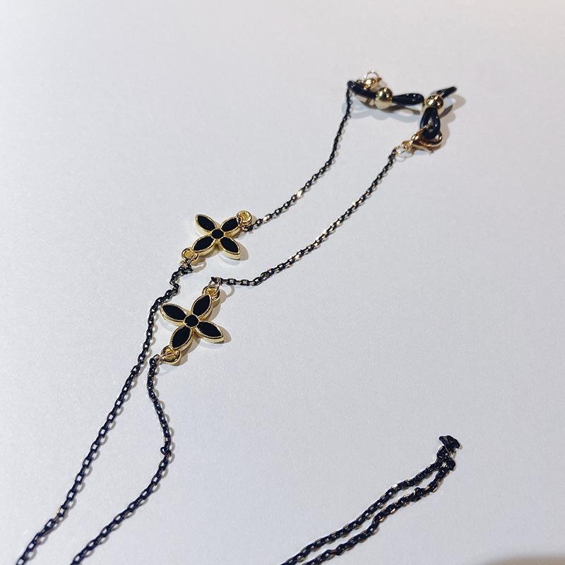 Four-Leaf Clover Glasses Chain, Simple Temperament, Black Gold Glasses Chain, Mask Chain, Japanese And Korean Ins Wind Multi-Purpose Chain
Four-Leaf Clover Glasses Chain, Simple Temperament, Black Gold Glasses Chain, Mask Chain, Japanese And Korean Ins Wind Multi-Purpose Chain