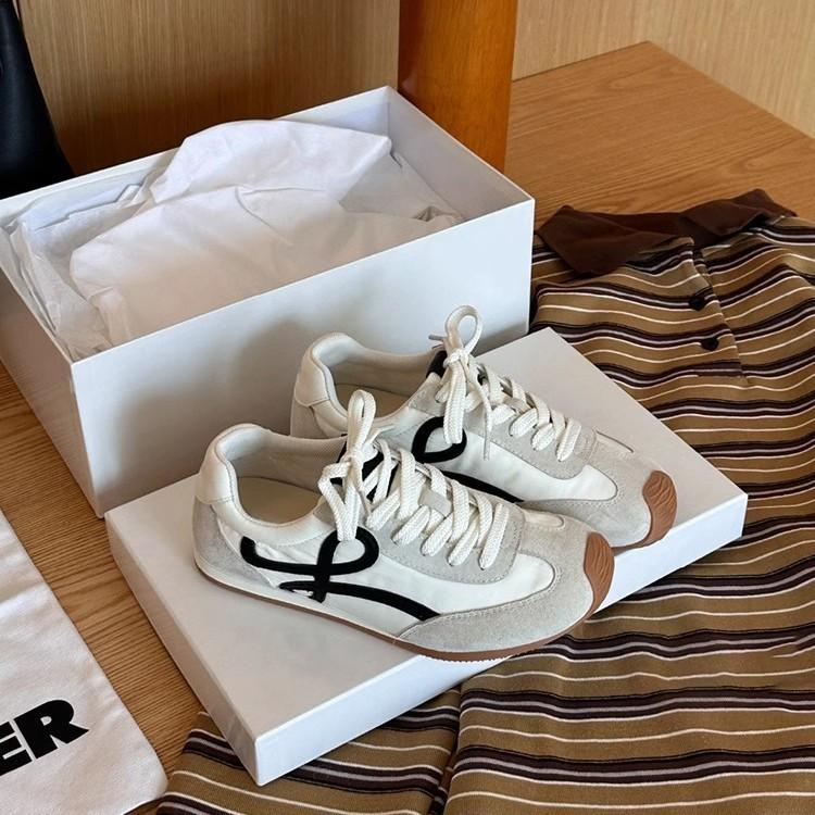 Platform women s retro ugly cute lace-up casual sneakers little white shoes 35 брудно-білий
Platform women s retro ugly cute lace-up casual sneakers little white shoes 35 брудно-білий