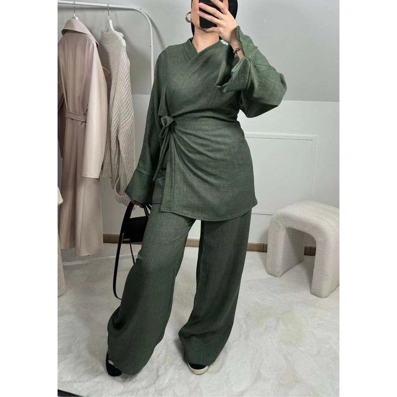 Middle East Ethnic Style Pure Color Tied Tops Loose Pants Two-piece Set Lace up Top and Pants Set Army Green XL/XXL
Middle East Ethnic Style Pure Color Tied Tops Loose Pants Two-piece Set Lace up Top and Pants Set Army Green XL/XXL
