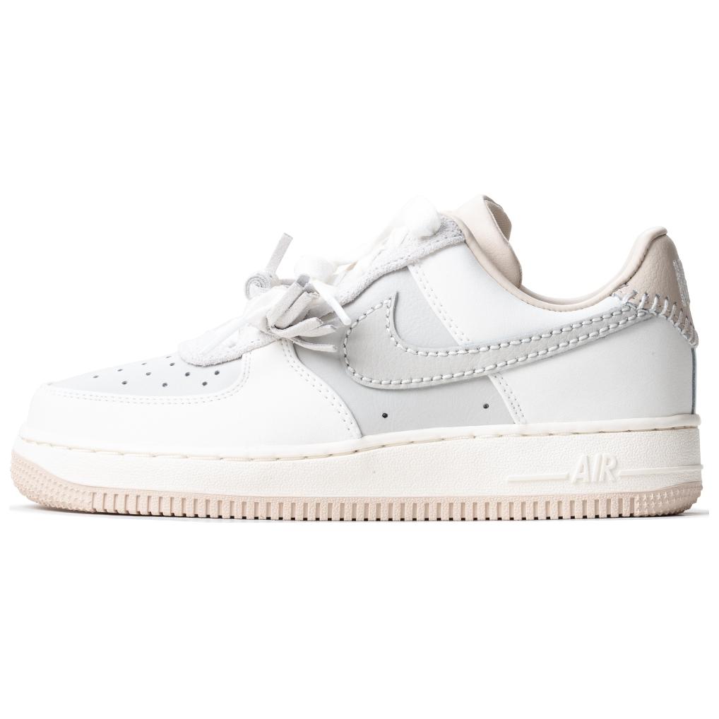 Nike Air Force 1 07 Tassle Light Bone Sail Pink Oxford Women HV1813-001 35.5
Nike Air Force 1 07 Tassle Light Bone Sail Pink Oxford Women HV1813-001 35.5